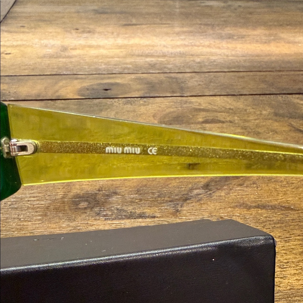 Miu Miu vintage Green Rectangular Glasses - Picture 6 of 9